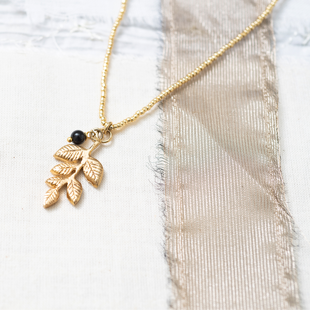 Paradise Black Onyx Gold Plated Halskette Nahaufnahme